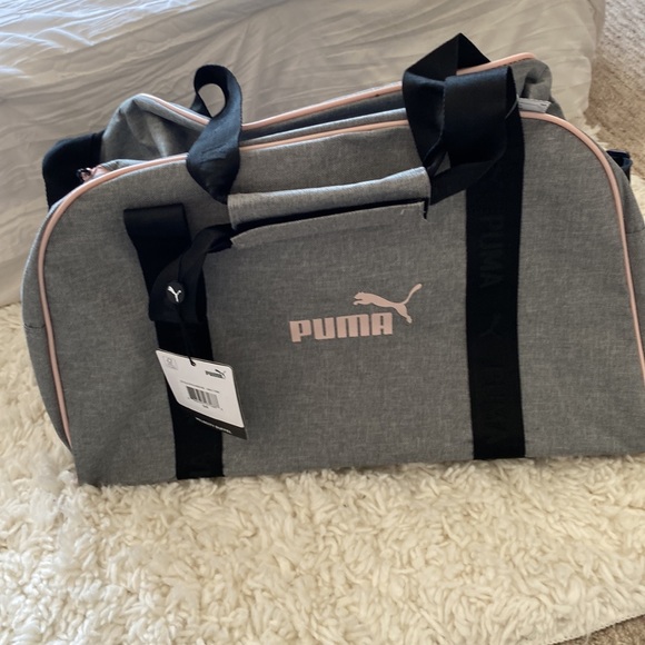 Puma Gym or travel bag. - Picture 4 of 5